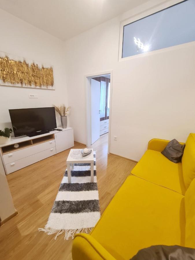Caligula City Center Apartment Pula Eksteriør billede